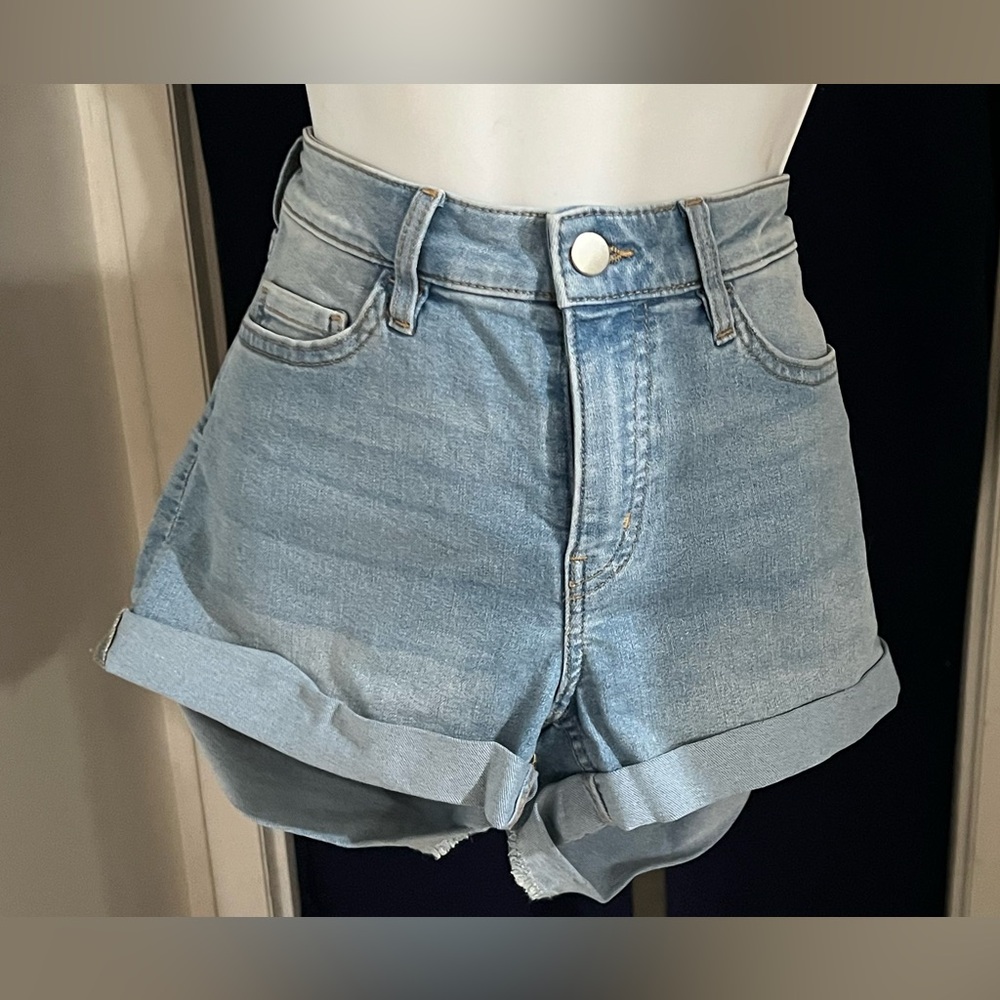 H&M Size 4 Women Jean Shorts